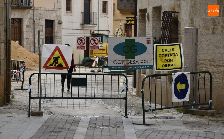 Las obras de la calle Puerta de Santiago modifican la forma de llegar a la sede del Nazareno