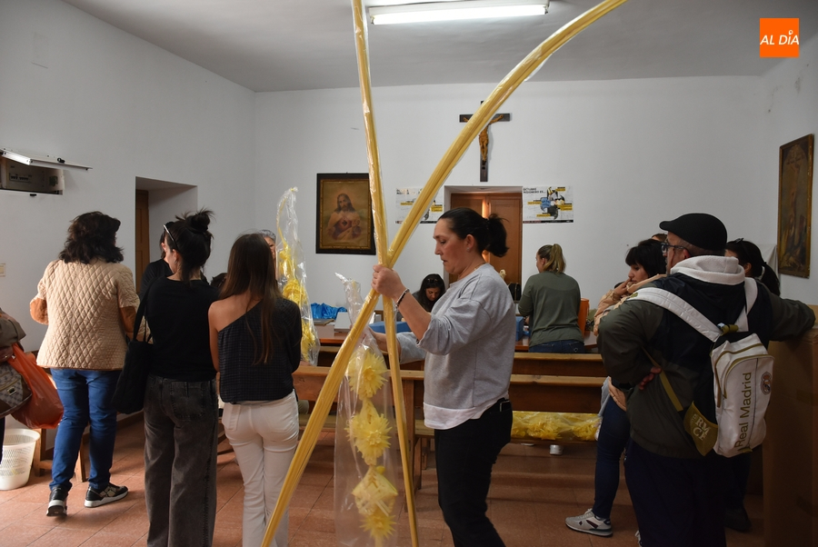 Repartidas las primeras palmas para acompañar a La Borriquilla el Domingo de Ramos