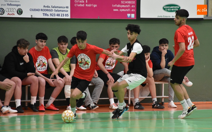 Echa a rodar el balón de la nueva edición de la Farinato League con un fantástico ambiente