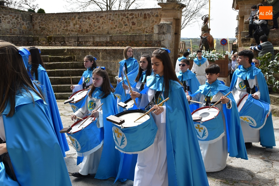 El Reloj Suelto da la bienvenida a La Borriquilla en su llegada al centro histórico