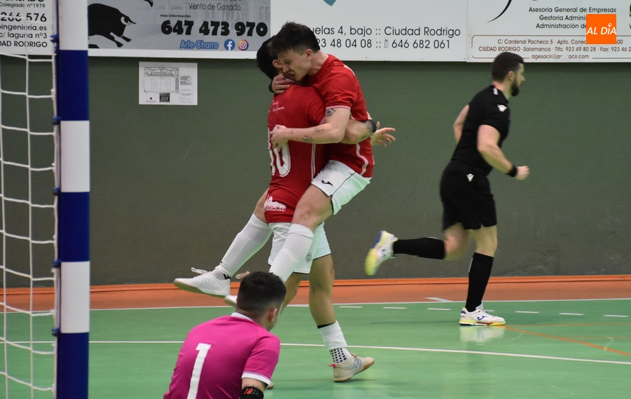 El III Senior remonta un luchado partido para reencontrarse con la victoria en Ciudad Rodrigo