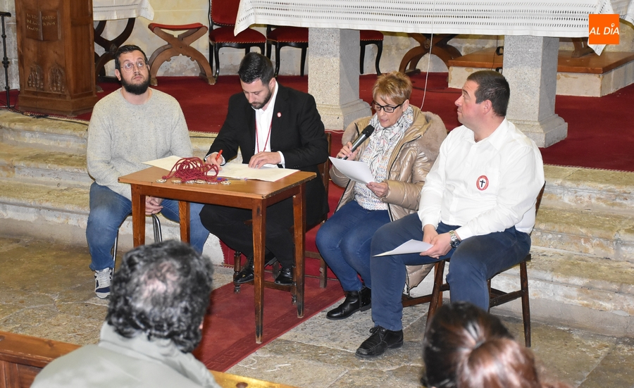 La Cofradía del Silencio trabaja en una nueva procesión con una réplica de la Sábana Santa