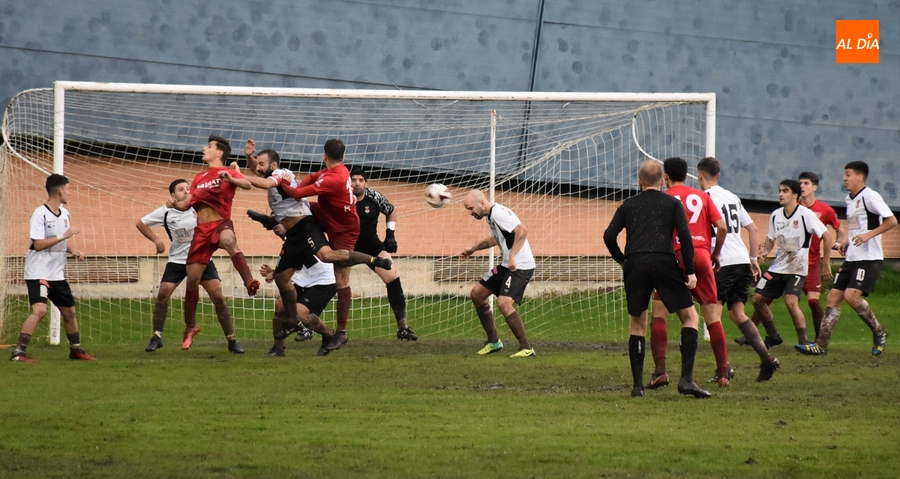 El Ciudad Rodrigo firma gafas con el Ribert y todos sus rivales le recortan puntos