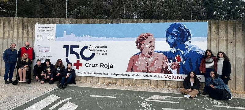 Un nuevo mural  creado por estudiantes de BBAA homenajea al voluntariado de Cruz Roja 
