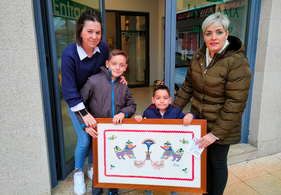 Dos niños ganan la rifa organizada para recaudar fondos para investigar sobre el cáncer