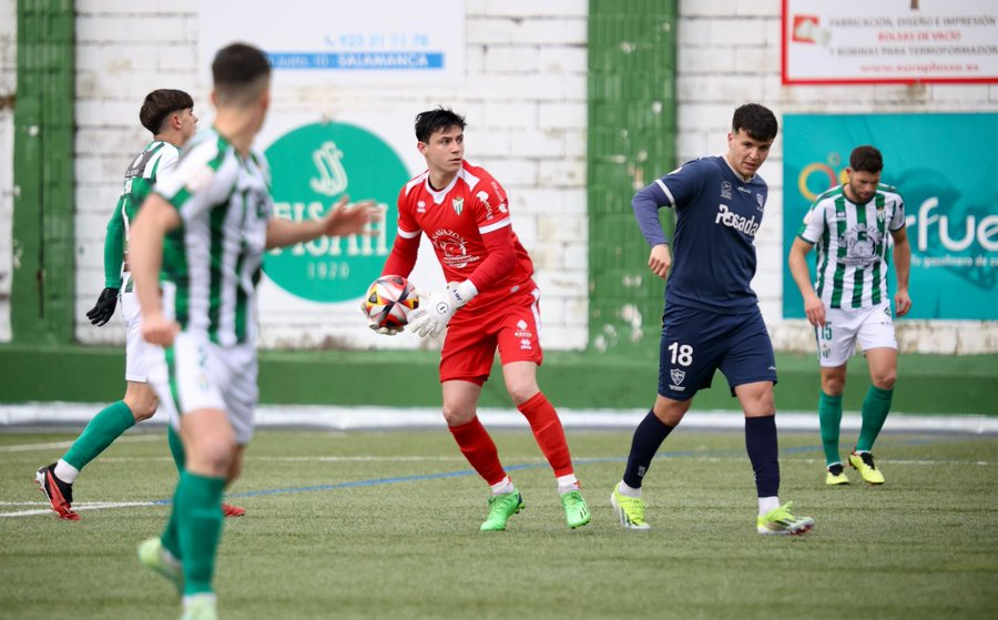 El CD Guijuelo supera al Marino de Luanco de la mano de Juan Antonio (1-0)