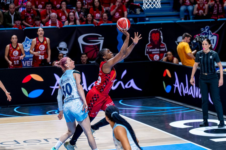 El Perfumerías Avenida cae en semifinales de la Copa de la Reina y alarga su sequía de títulos (61-73)