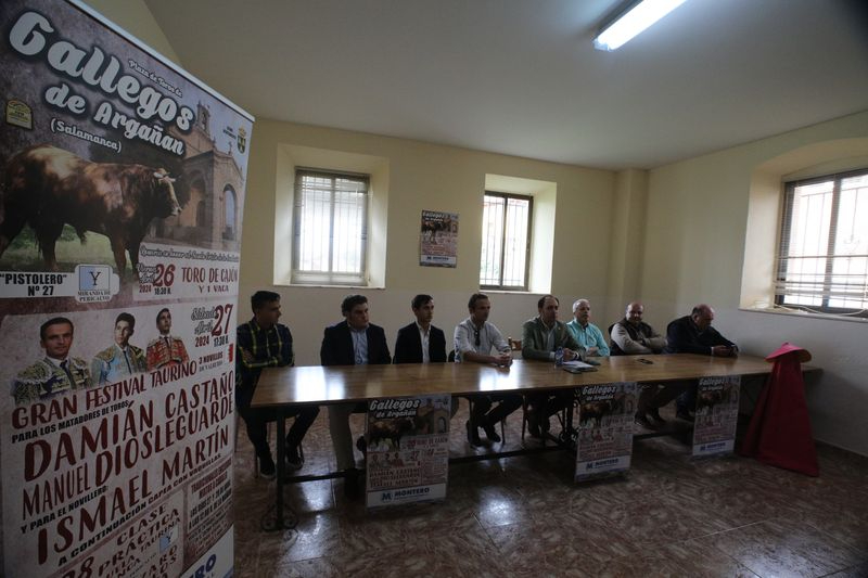 Manuel Diosleguarde, Castaño e Ismael Martín, en el cartel del Festival Taurino Romería 2024 de Gallegos de Argañán