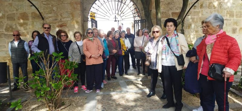 La salida cultural a Salamanca cierra las actividades de marzo de los mayores de Carbajosa