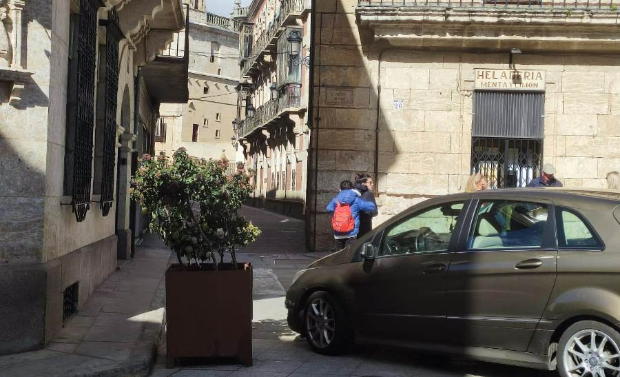 1Foto: Y ahí quedó molestando