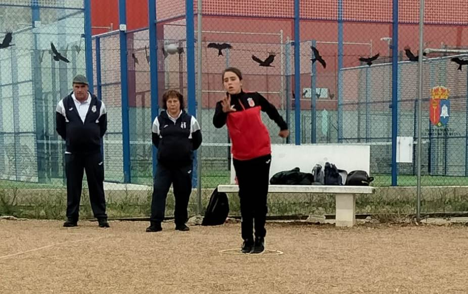 Thais Sastre se proclama campeona juvenil de Castilla y León de dupletas y tripletas