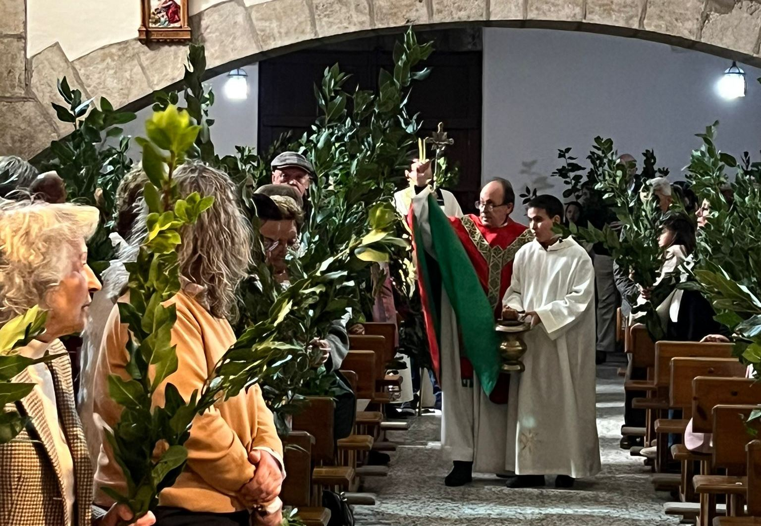 San Andrés se llena de laurel con motivo del Domingo de Ramos