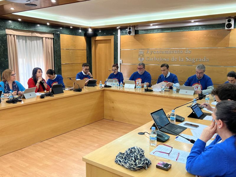 El Ayuntamiento de Carbajosa adjudica el servicio de limpieza de los edificios municipales para los próximos cuatro años 