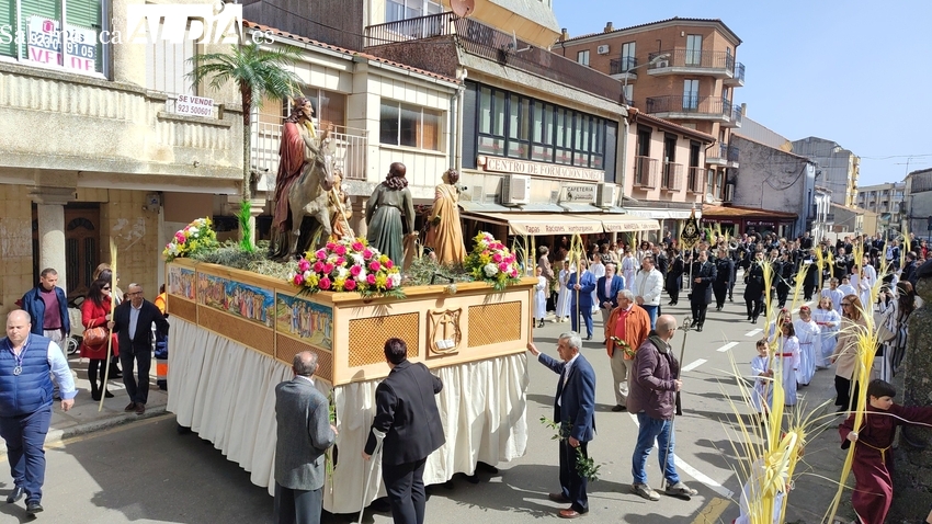 La Borriquilla llena de emoción las calles de Vitigudino
