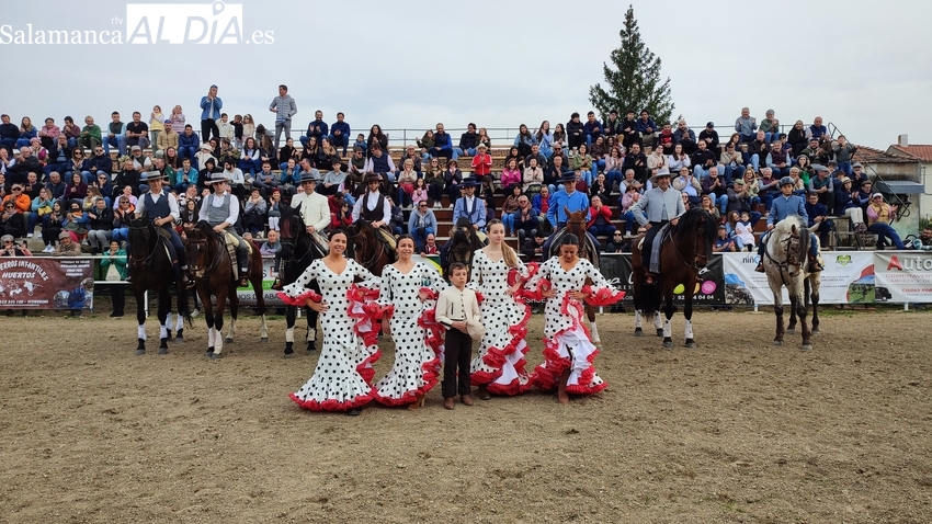 ‘Embrujo de Castilla’ pone un excelente broche a la III Feria Solidaria del Caballo en Bañobárez