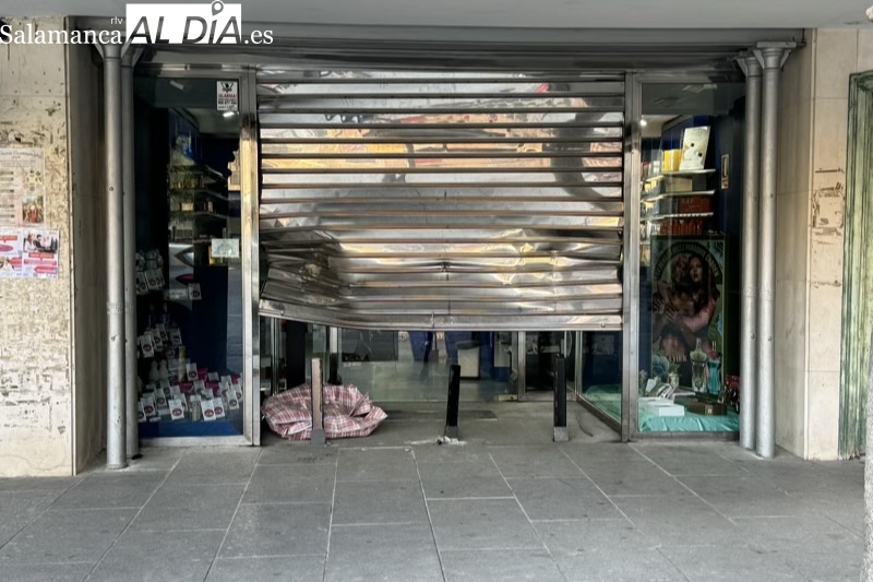 Importante robo con alunizaje en un conocido establecimiento de la Plaza de España