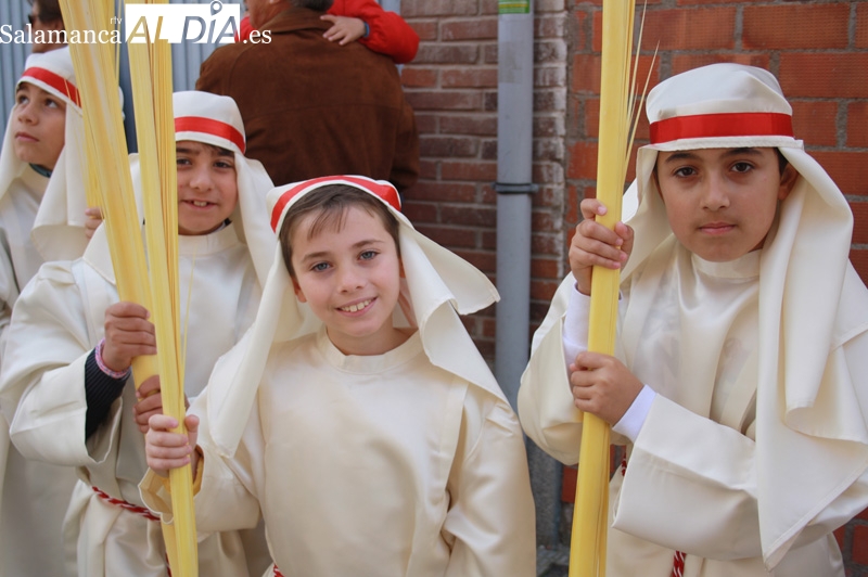Calles abarrotadas para acompañar a la Borriquilla en la esperada procesión del Domingo de Ramos en Peñaranda