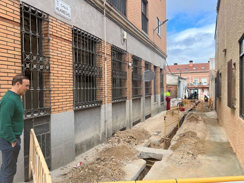 Carbajosa renueva la red de agua en varias calles de la zona más antigua del caso urbano