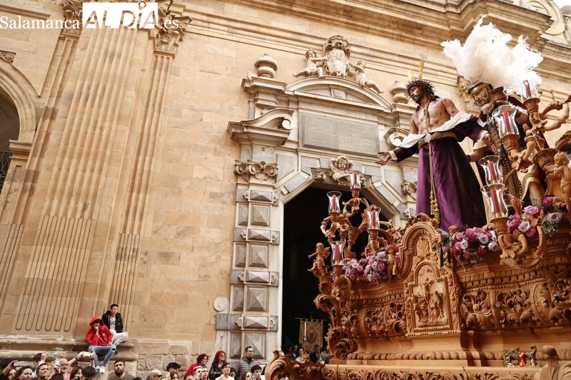 Una multitud recibe al Despojado en la Purísima