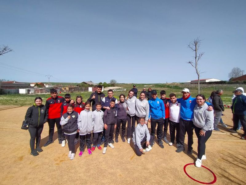 El club deportivo Petanqueros Valverdón disputa la fase previa al Campeonato de España en las modalidades Dupletas y Tripletas juveniles  