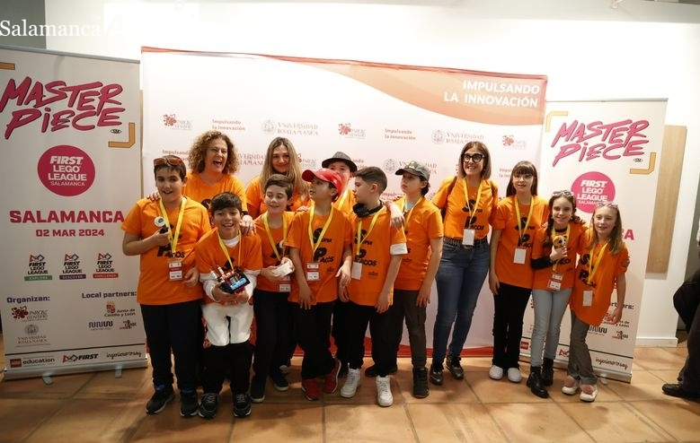 Los equipos de San Francisco y el IES Tierra disfrutan de la experiencia de la First Lego League