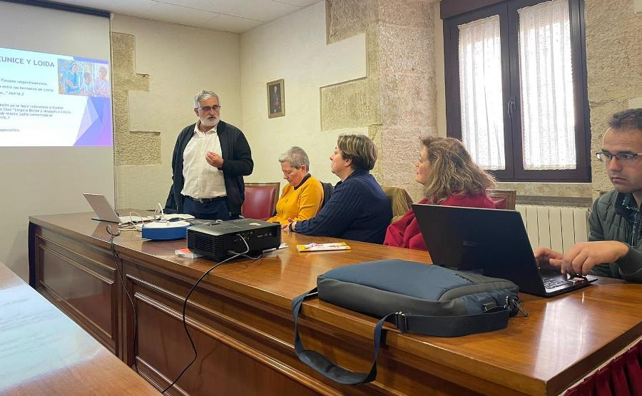 Prosigue la formación de los profesores de Religión en torno a la mujer en la Biblia