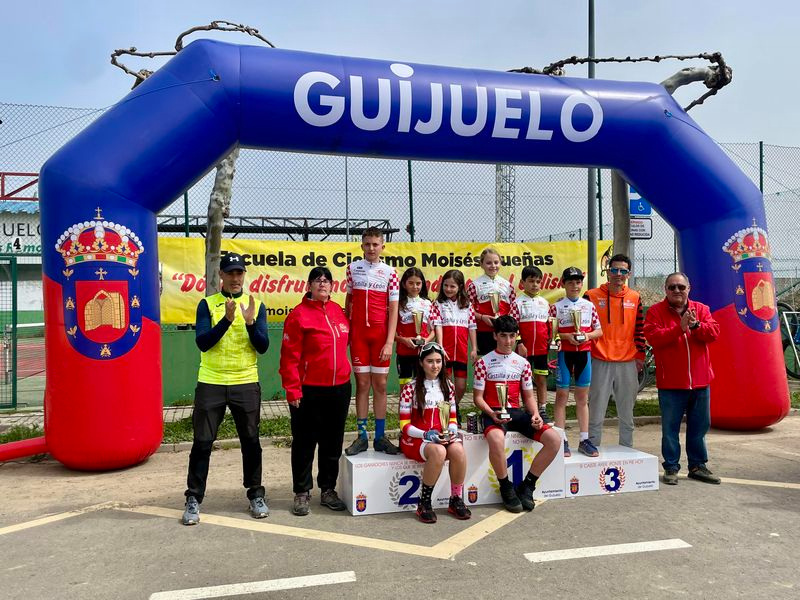 Los ciclistas de las escuelas BTT de CyL, protagonistas en Guijuelo