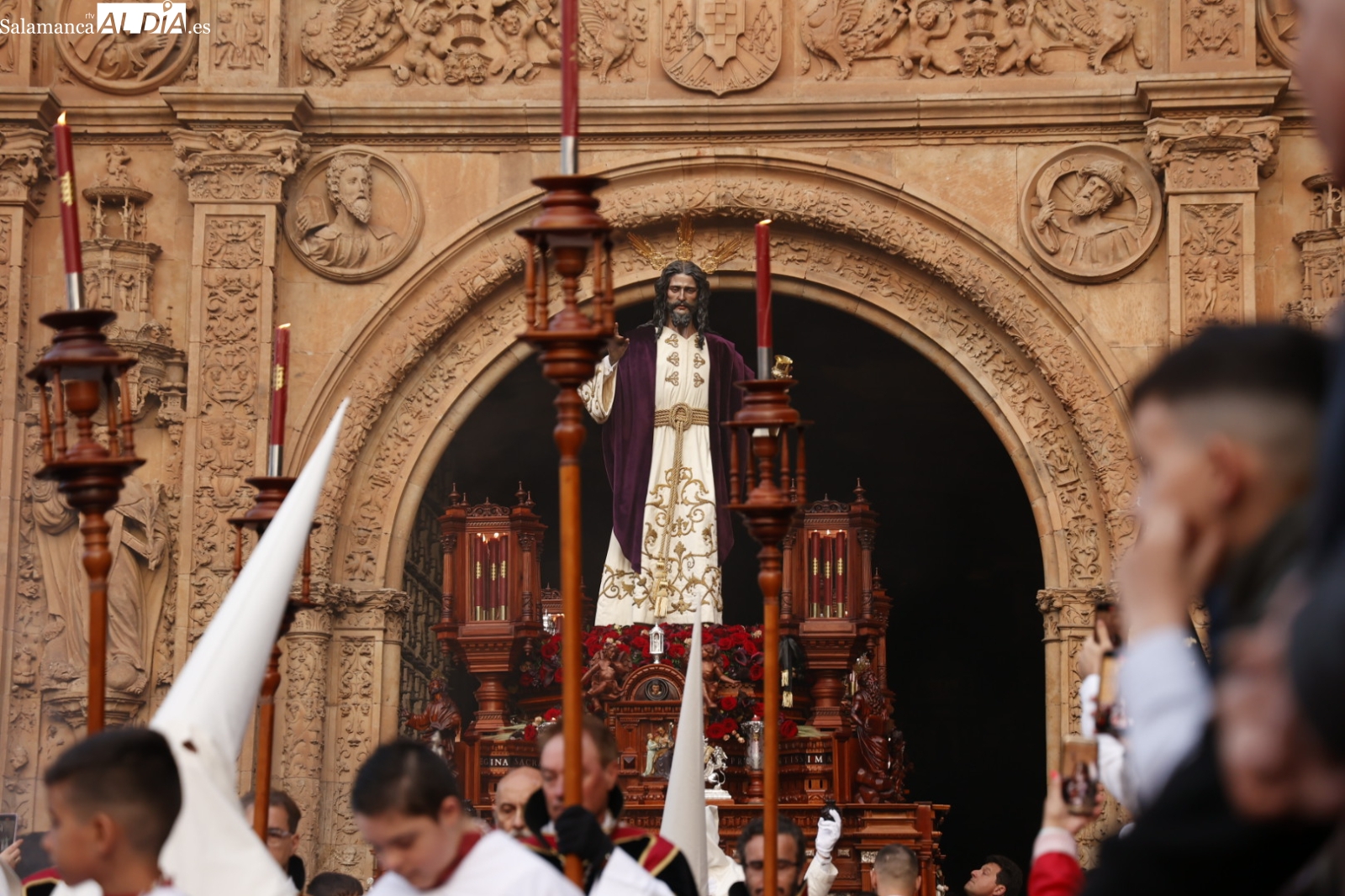 Jesús de la Redención emociona en su salida de San Esteban