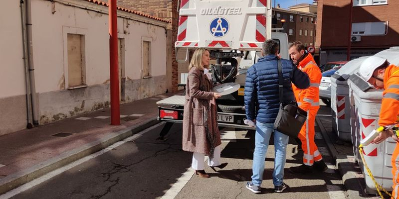 Sustitución de 52 luminarias en varias calles del centro de Santa Marta