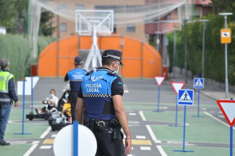 Más de 6.000 llamadas de emergencia, 2.087 multas de tráfico y 259 accidentes: Así ha sido 2023 para la Policía Local de Santa Marta