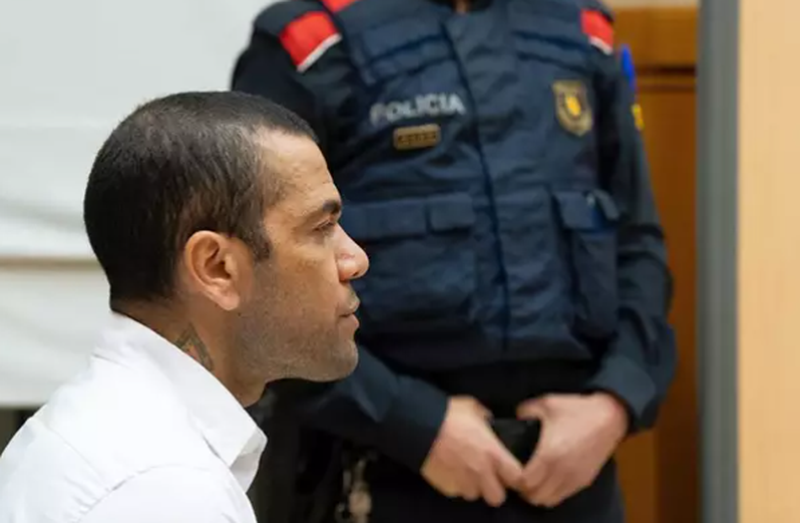 Libertad provisional bajo fianza para Dani Alves  