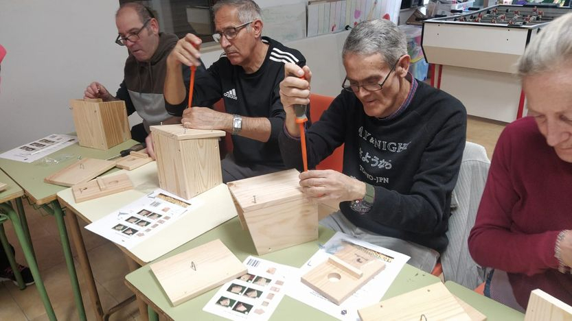 Taller de cajas nido con ‘Renaturaliza Alba’