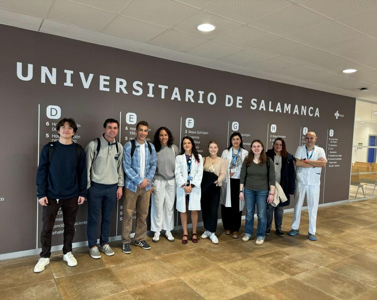 Alumnos norteamericanos visitan el Hospital de Salamanca 