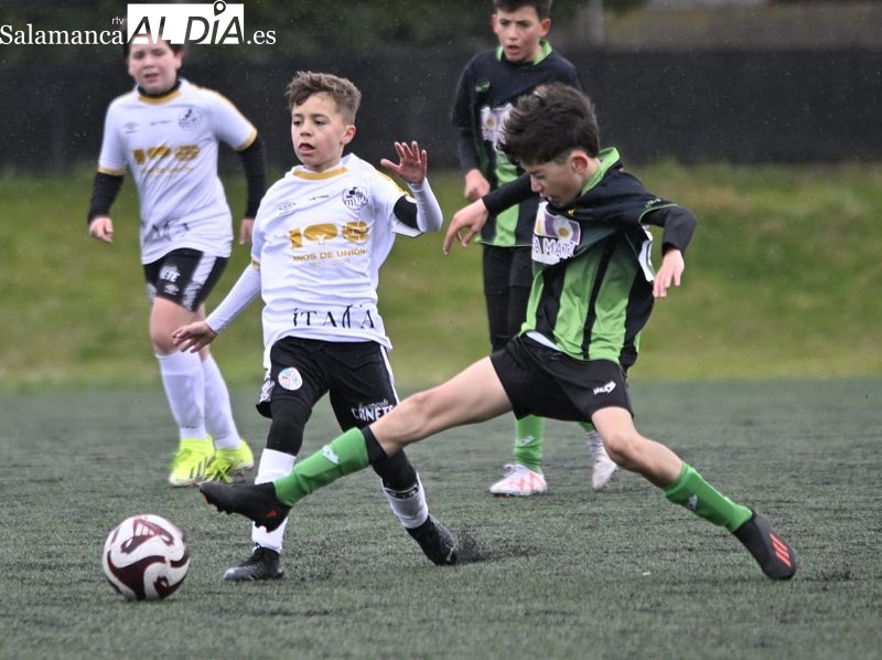 El fútbol base desafía al mal tiempo en su primer fin de semana del mes de marzo