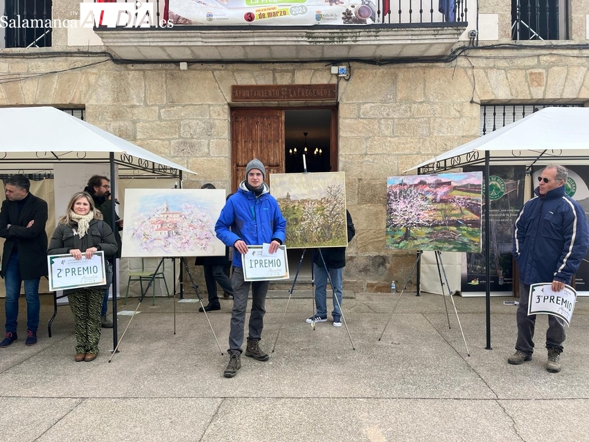 El abulense Pablo García gana en La Fregeneda el primer premio del 4º Certamen de Pintura Al Aire Libre Almendros Vivos