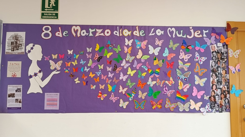 El Ayuntamiento de Lumbrales homenajea a las mujeres escritoras con un mural en la Biblioteca