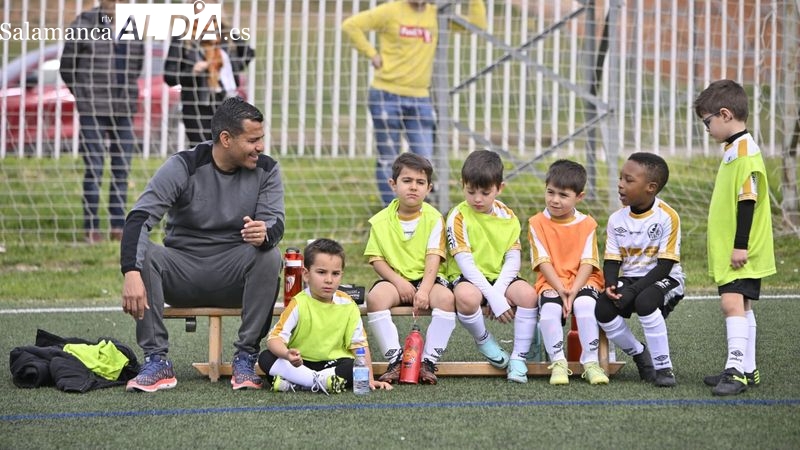 Rafa Dueñas vuelve a ser primer entrenador y se estrena con el Debutantes del Salamanca UDS en el banquillo
