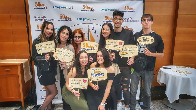 El Colegio San José celebra sus 50 años con una multitudinaria cena y DJ 