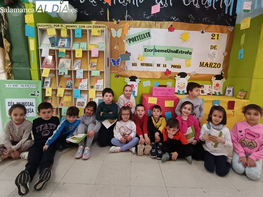Los alumnos del CEIP Manuel Moreno Blanco celebran en Vitigudino el Día Mundial de la Poesía
