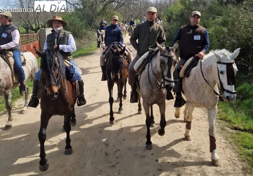 Hasta 140 jinetes participan en la ruta de la III Feria Solidaria del Caballo de Bañobárez
