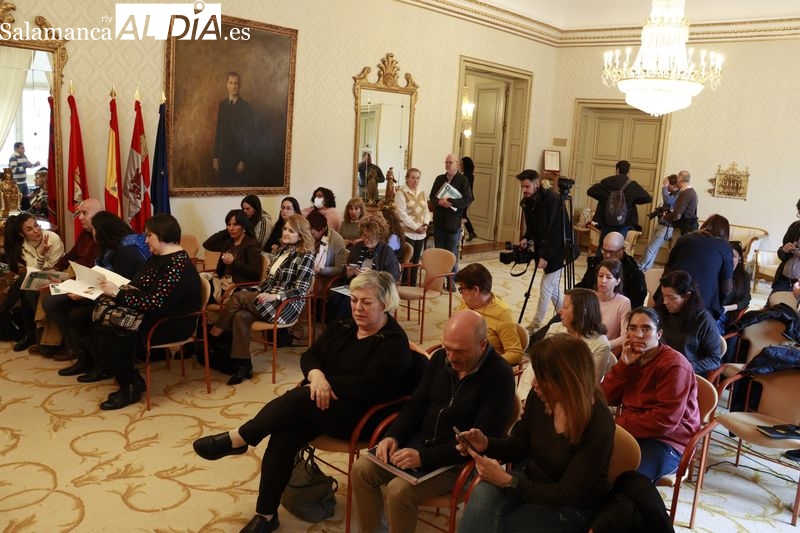 El Ayuntamiento adapta la lectura fácil al reglamento de los servicios de atención domiciliarios  