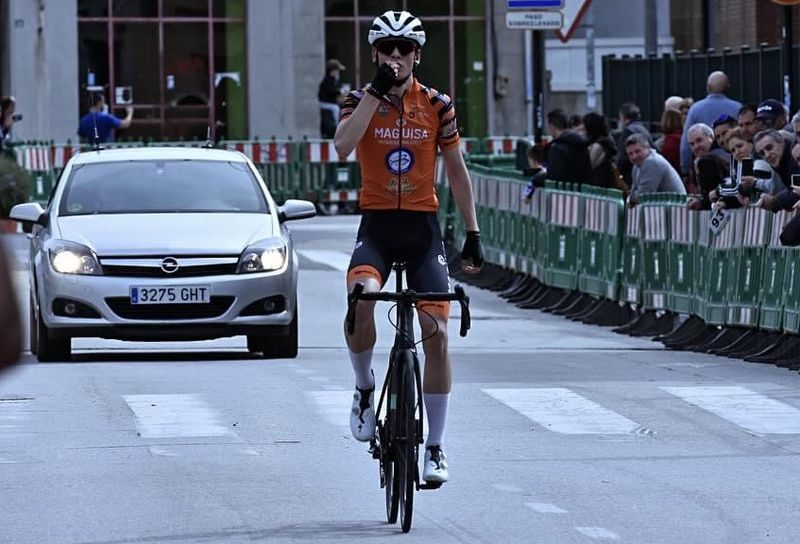 Ciclistas salamantinos compiten en Beasaín, Bembibre, Alava, Valdefresno...