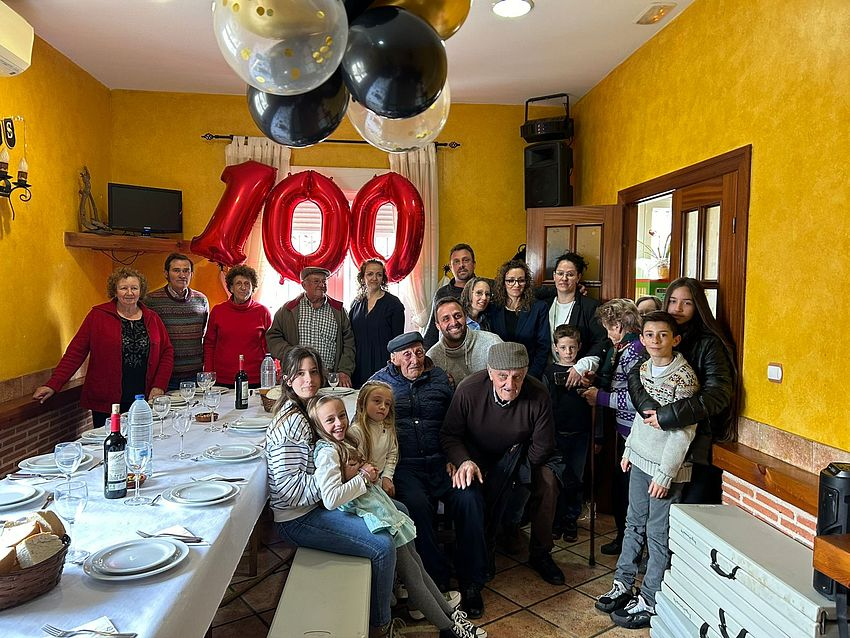 La Atalaya rinde homenaje a su centenario vecino Ángel Morán