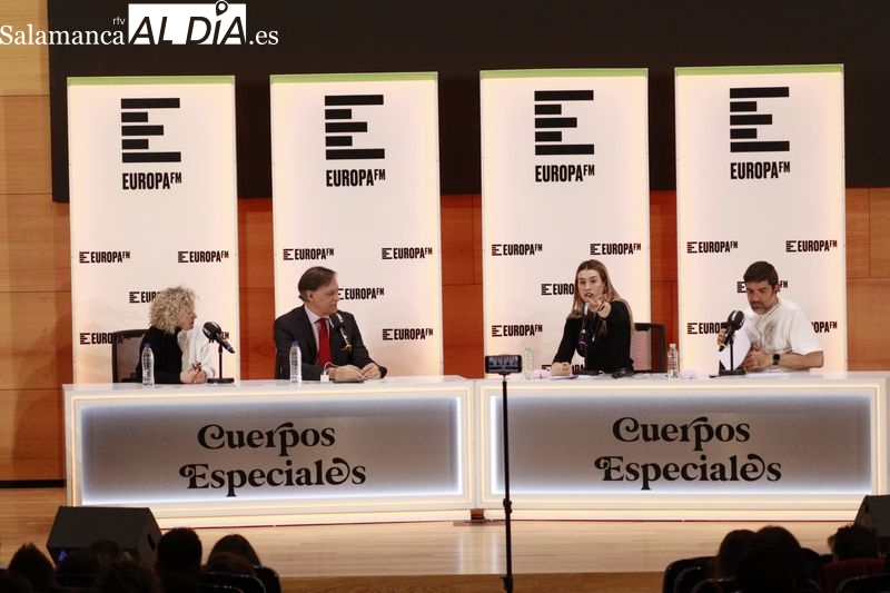 Eva Soriano y Nacho García triunfan en Salamanca con su  Cuerpos Especiales