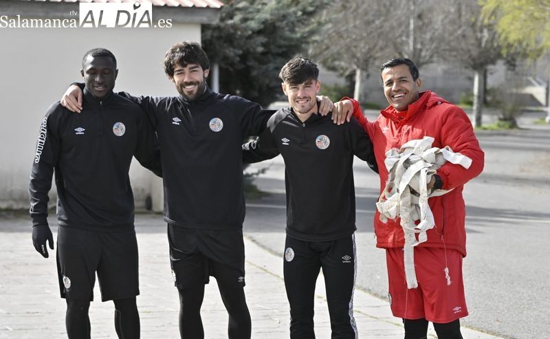 Sonrisas e ilusión en el regreso a los entrenamientos del Salamanca UDS