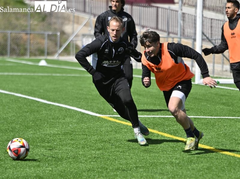 Unionistas se entrena sin Cacharrón, pero con Dani Nieto ya en el grupo