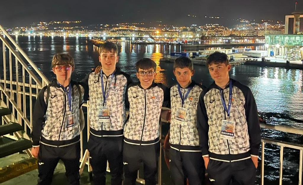 Estreno de temporada en Melilla y Álava del equipo ciclista patrocinado por Siega Verde