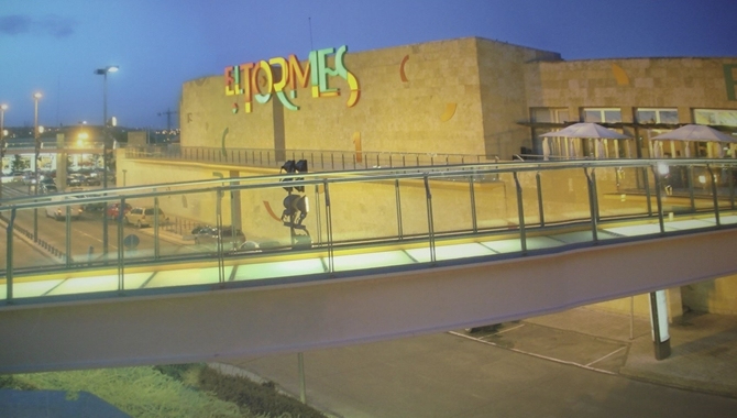 El Tormes se una a La Hora del Planeta con el apagado del tótem y su fachada 