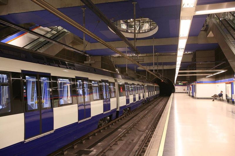 Muere un joven de 19 años tras caer al andén en una estación de Metro de Madrid