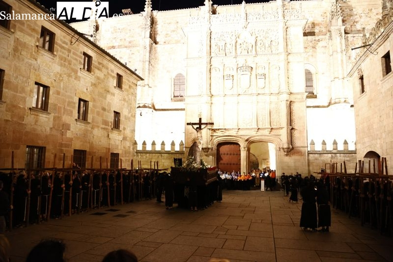 Recogimiento y silencio este martes en uno de los actos más emblemáticos de la Semana Santa de Salamanca